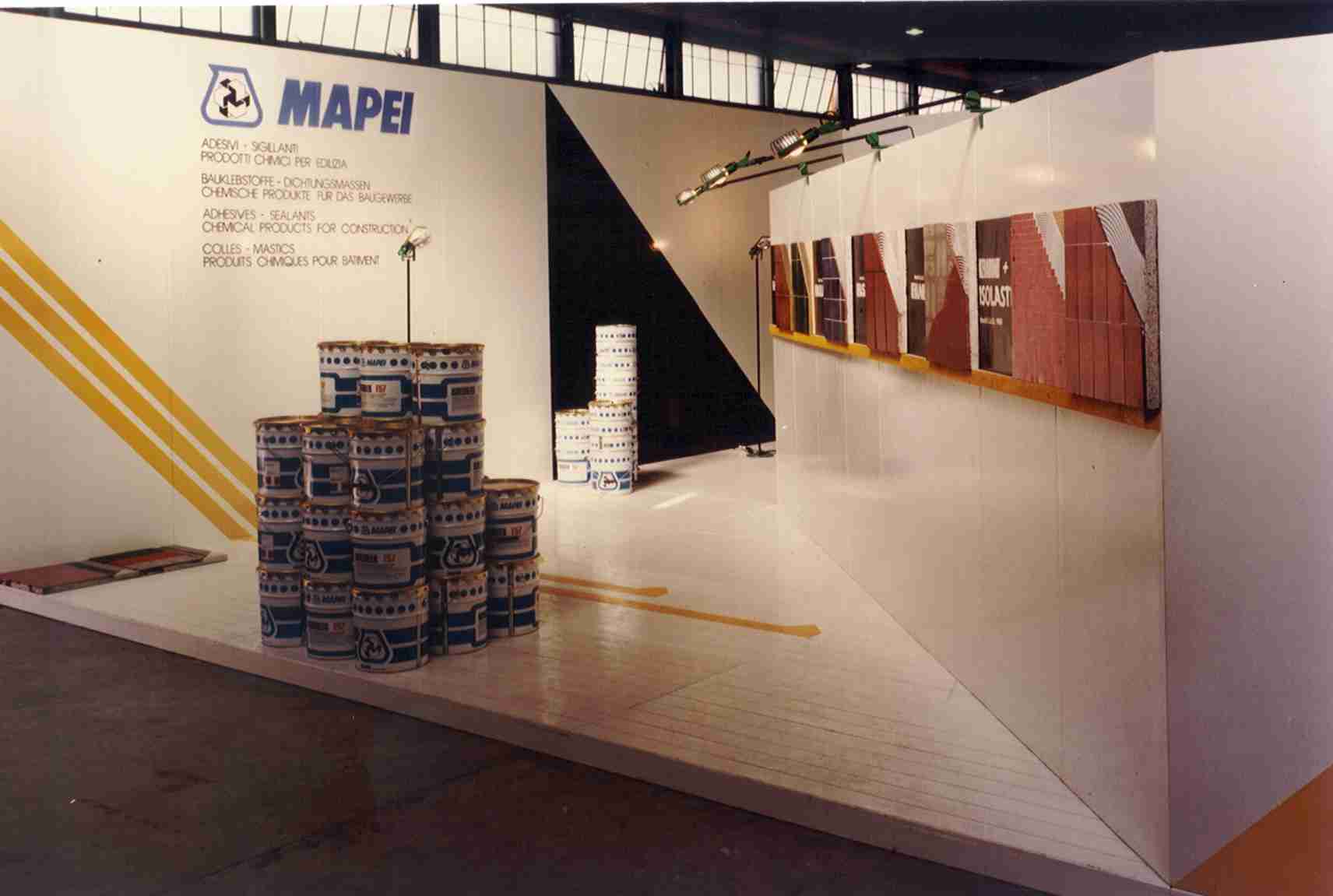 FOTO STAND MAPEI